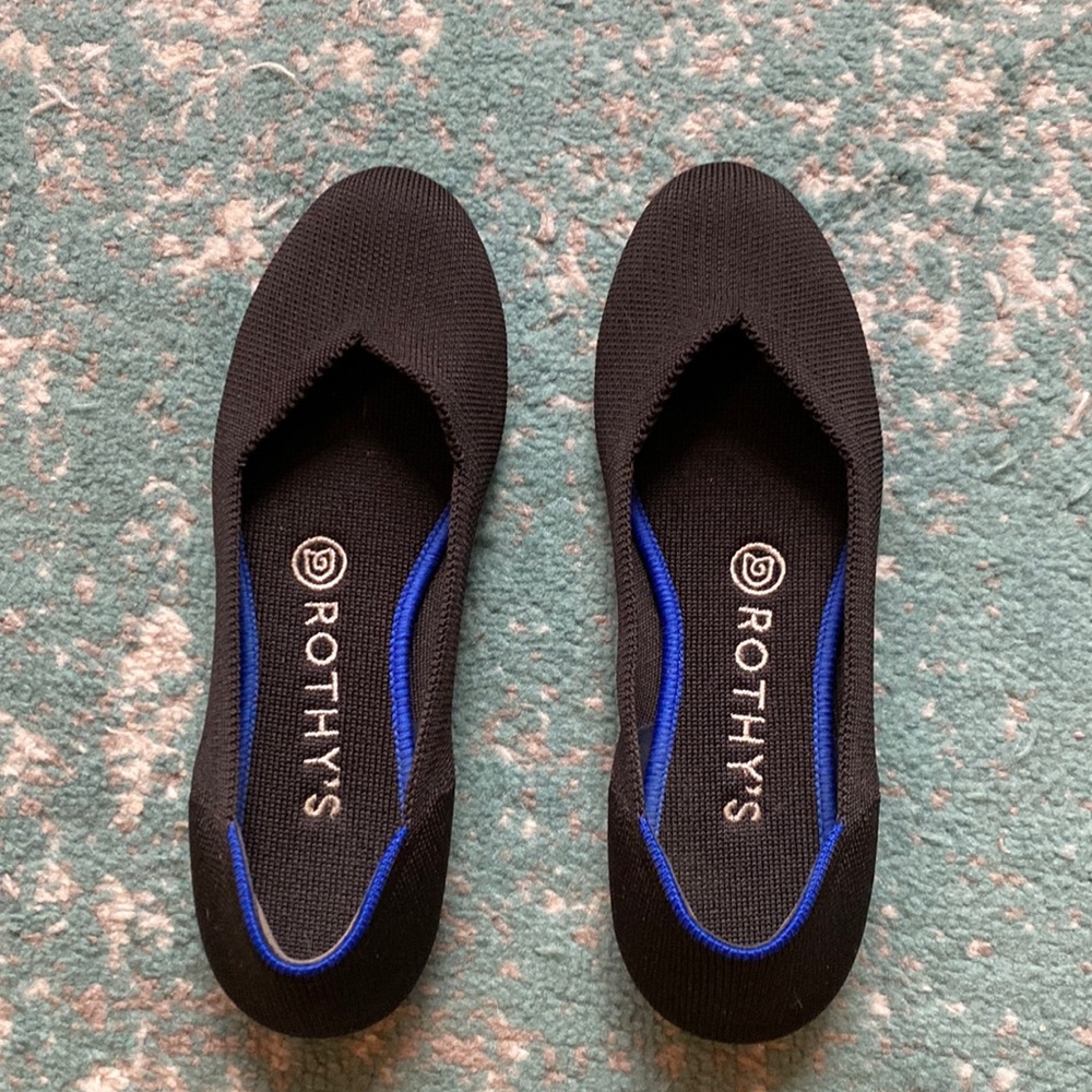 Rothy’s black flats